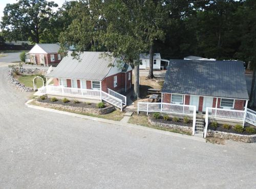 Early American Motel