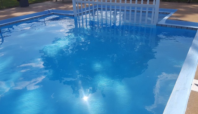 Early American Motel