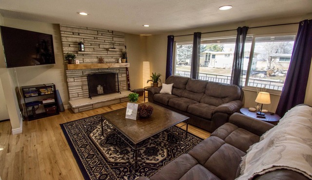 Early Bird Discount - Ski House with workspace + VIEWS!