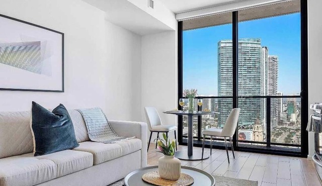 Early Bird Deal:Miami Studio w/Marriot Club Access