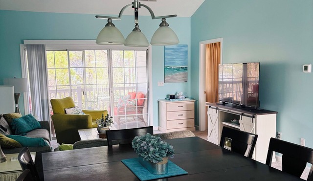 Early booking discount! Beautiful condo!