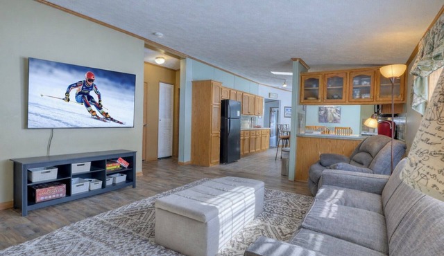 Early check-in, Late checkout: spacious 4-bedroom 3-bath house in Ellicottville