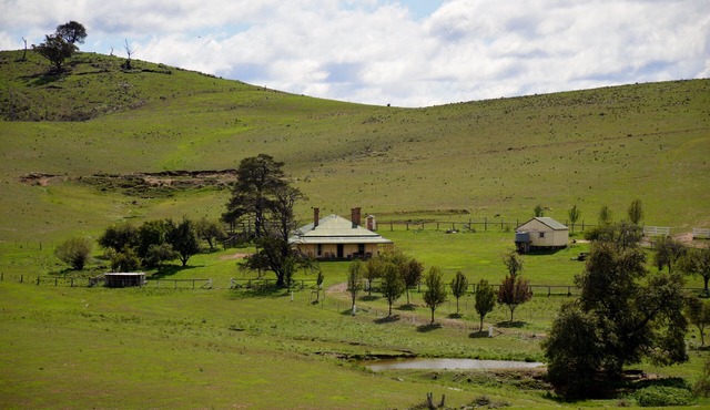 Early colonial style homestead [circa 1906]