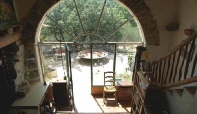 earth house, ecologique, hand made and old fashion.