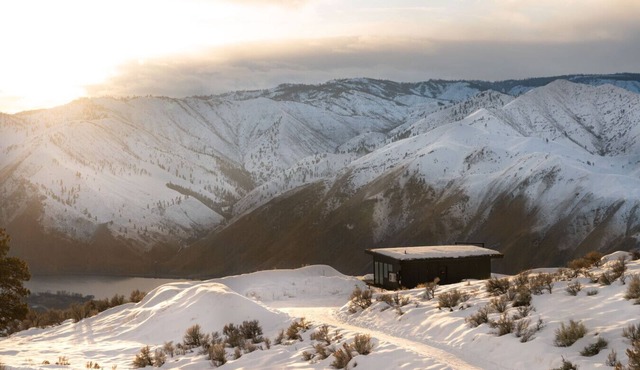 Earthlight 5 - On Top of The World