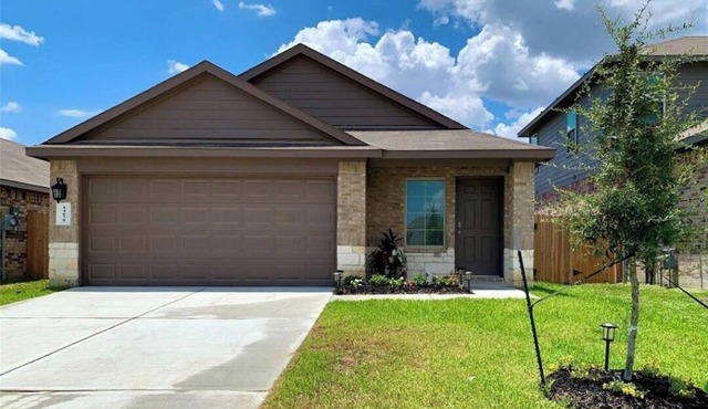 Earthy 3 Bedroom Oasis with Community Pool, Near Adventure Park