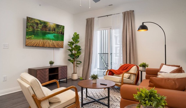 Earthy Elegance Spacious 2BR 2BA 2 KingBeds GymWFH