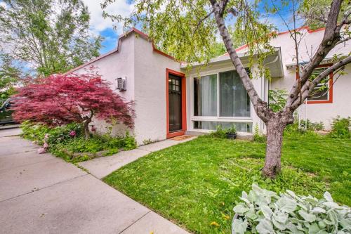 Earthy Pearl 1 Bedroom Suite at the Boise Depot