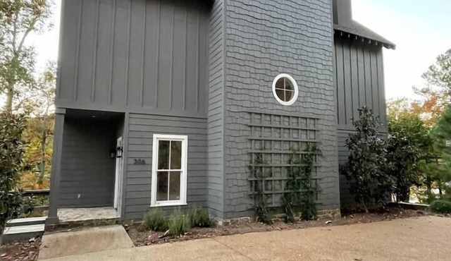 Easiest Steps to Private Dock on Serene Cove ~ 3 Primary Suites Plus 7 Twin Beds