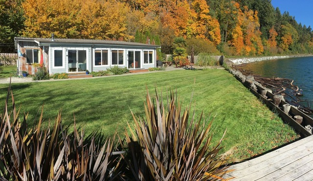 Easily Accesible Beachfront Cottage with 100 feet of gorgeous, accessible beach