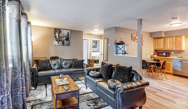 Easily Explore Anchorage! Modern Duplex Near Town