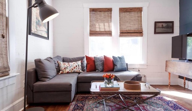 EAST 209 8th street 209 East UPTOWN 10 MIN to Ft Benning