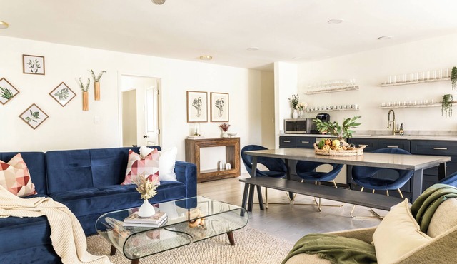 East Atlanta Family Home: 4BR, King Suite, Driveway & Pet Friendly - Near DT