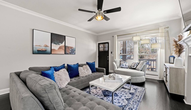 East Atlanta Gem 5BR, 4BA, 2 Kitchens, Near EAV + Downtown Fun