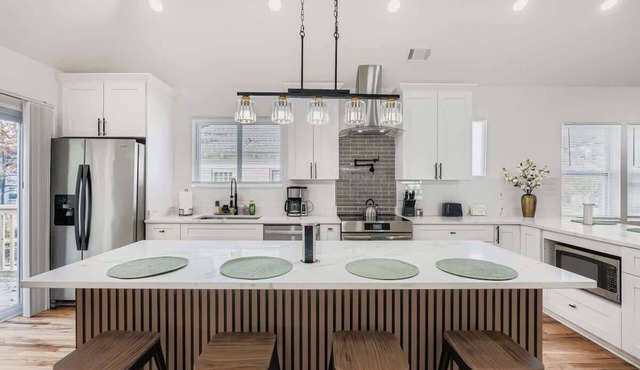 East Atlanta Village 5 Bedroom Retreat