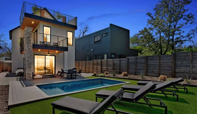 East Austin 5BR w Private Pool, Rooftop & Views!