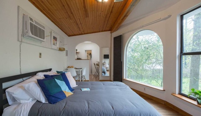 East Austin Garden Cottage | Sweet & Private