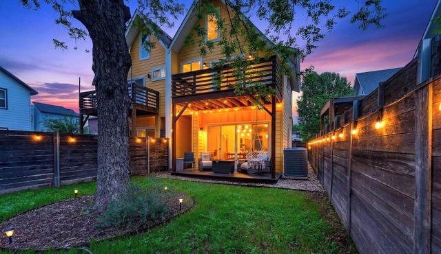East Austin Retreat Firepit Near Downtown + Nightlife | Govalle Glow