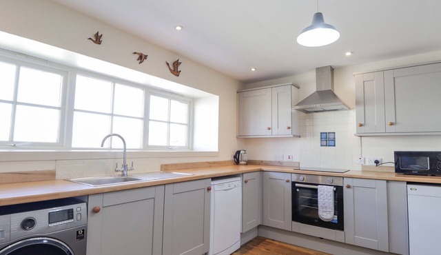 EAST BALACHLADICH, pet friendly, with open fire in Dingwall