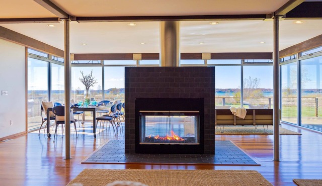 East Bay 7BR Home, Prvt Beach/Dock, by Horse Show!
