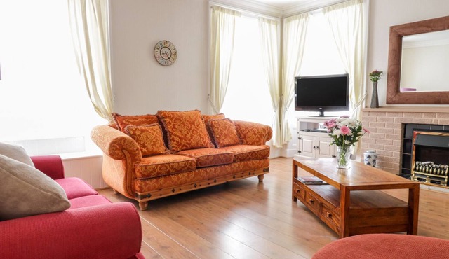 EAST BEACH APARTMENT, pet friendly in Dunbar