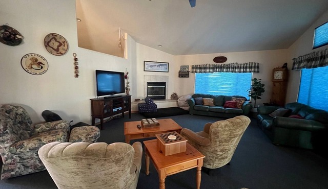 East Beach Lake House, Family Friendly and Spacious