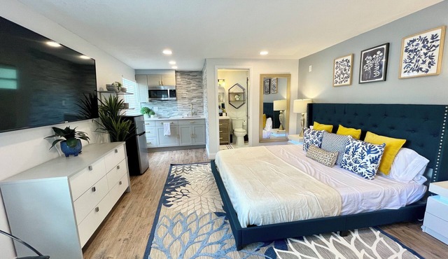 East Boca Studio Guest House 1 Mile to Beach