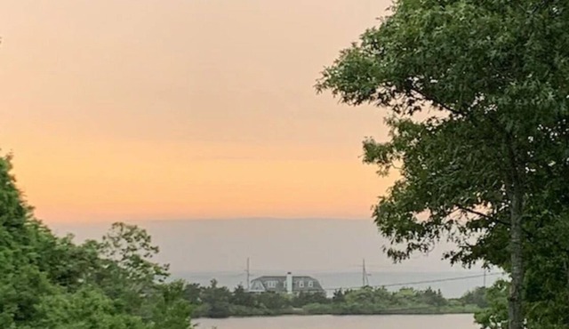 East Chop Waterview Farmhouse Sanitary & Serene