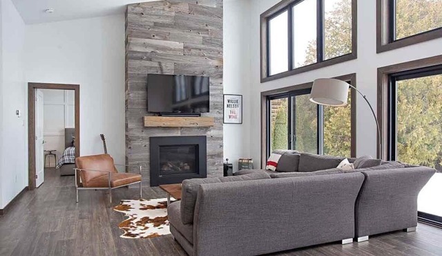 East Cove Lakehouse - Three Bedroom Cottage, Sleeps 6
