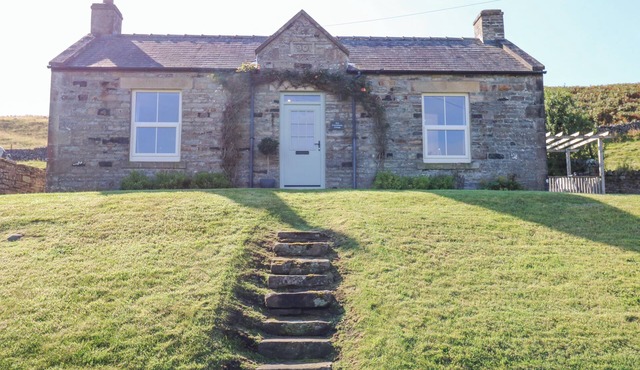 EAST CROSSTHWAITE COTTAGE, family friendly in Middleton-In-Teesdale