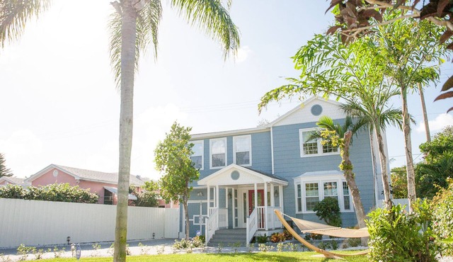 East Delray Beach - Walk to Atlantic Ave Restaurants, Shoppes, and the Beach!