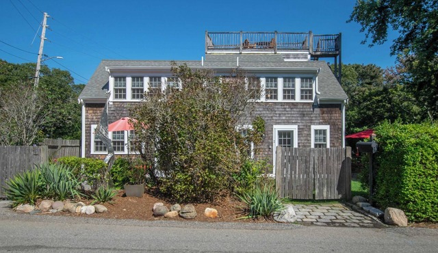 East End Condo w/Beach Access!