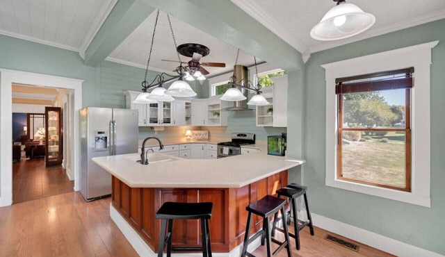 East Farnham Listing