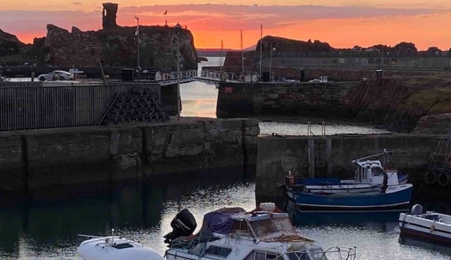 East Haar 2 Bedroom Flat Overlooking Harbour