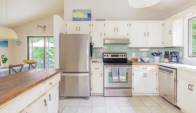 East Hampton Harbor Cottage