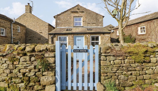 EAST HOUSE, family friendly, character holiday cottage in Hawes