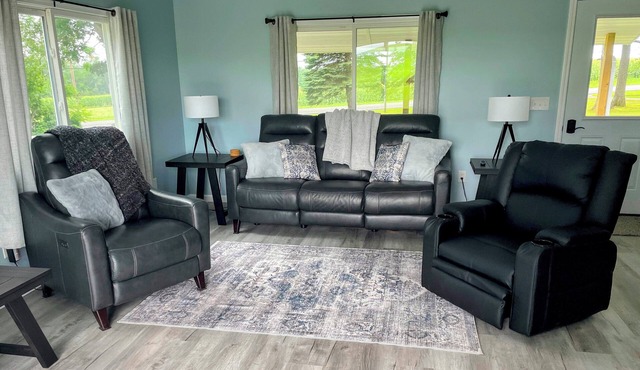 East Lake Escape near beautiful, Letchworth State Park.