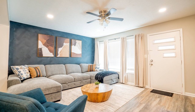 East Lake Hideaway - Modern & Sleek 2BR!
