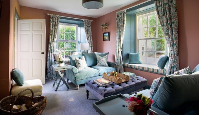 East Lodge, Bughtrig - Sleeping 4 Guests in 2 Bedrooms, Dog Friendly