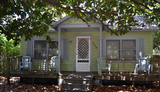 East Lodge - Group Friendly! Free Wifi and Cable TV included