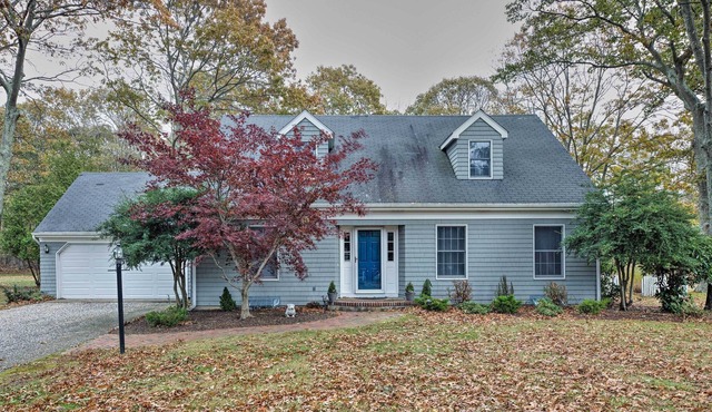 East Marion Home Walk to Beach-3 Mi to Greenport!