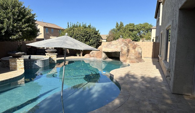 East Mesa Rock slide paradise! 5bdr, 3bath