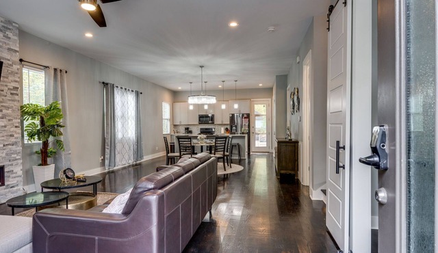 East Nashville*Amazing PLACE* w/rooftop 😍 5 bedrooms