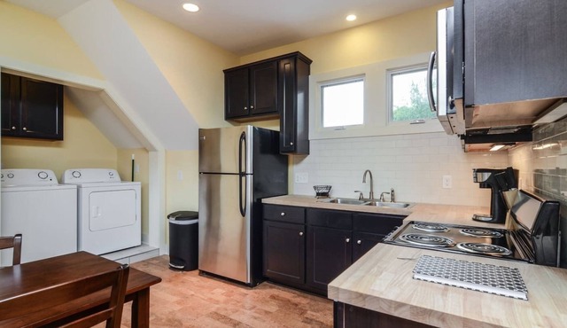 East Nashville Apartment Close to Everything