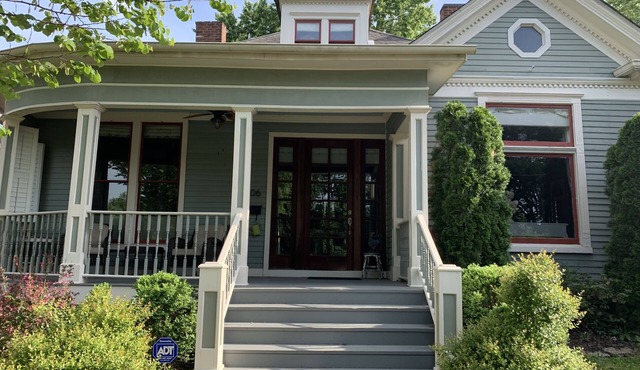 East Nashville Chic Cottage in "Five Points" area 30+ Day stay only!