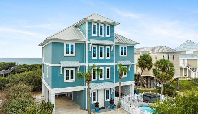 East of Eden: Beuatiful Beachfront Home- Sleeps 20, Private Pool, Pet Friendly