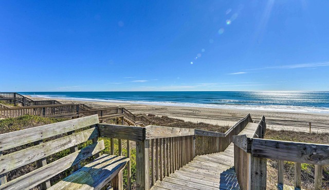 'east of the Sun' Beachside Apartment w/Deck!