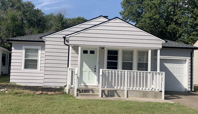 East Side 2BR - 1 BA Newly Remodeled Home