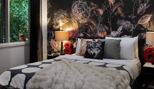 East St 2 is one of three contemporary apartments set within beautiful gardens