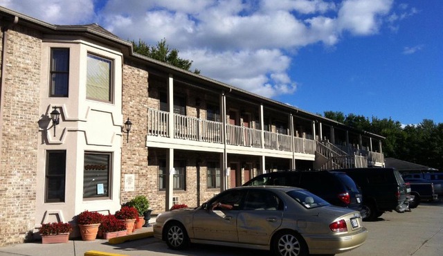 East Street Inn & Suites